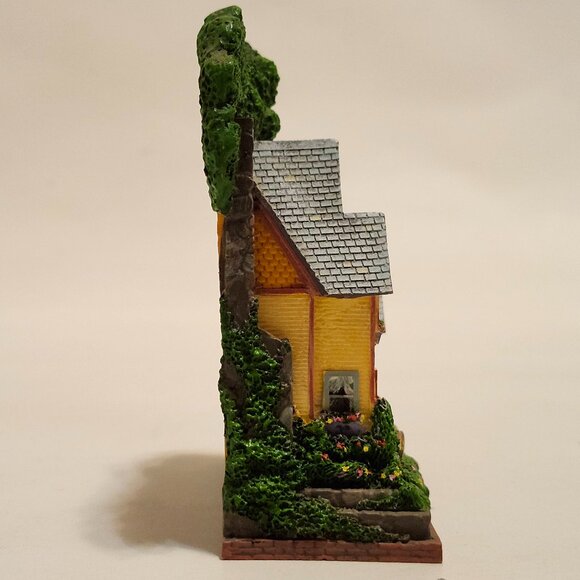 CARLTON Cards Victorian Court Series Ornament 1885 Queensgate - Picture 9 of 11